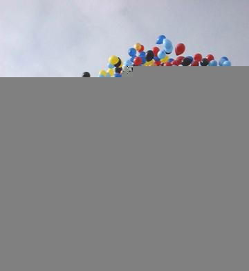 200 adet renkli u�an balon b�rakma